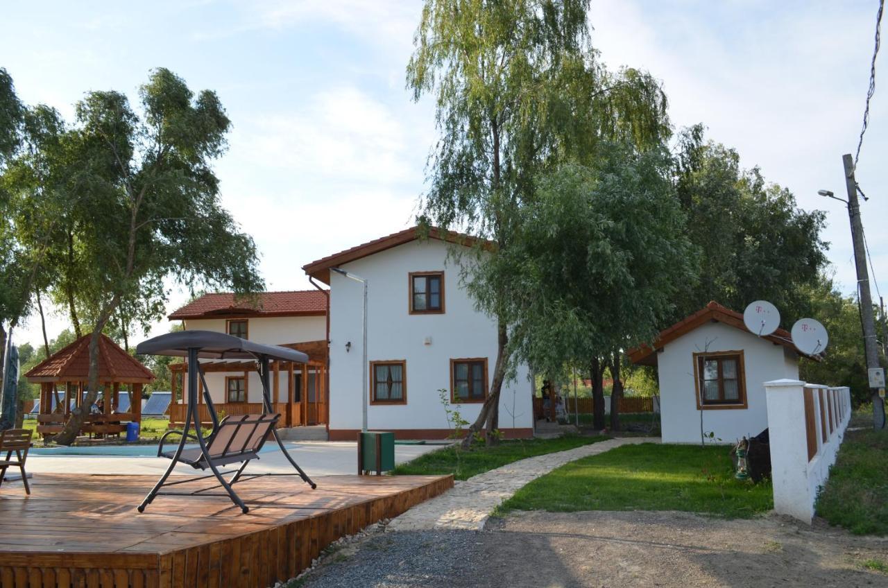 Dumbrava Hotel Uzlina Luaran gambar