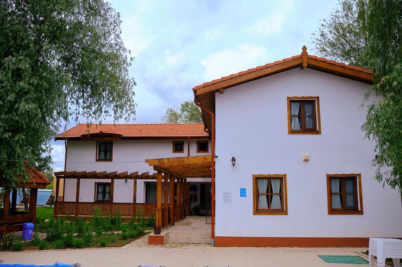 Dumbrava Hotel Uzlina Luaran gambar
